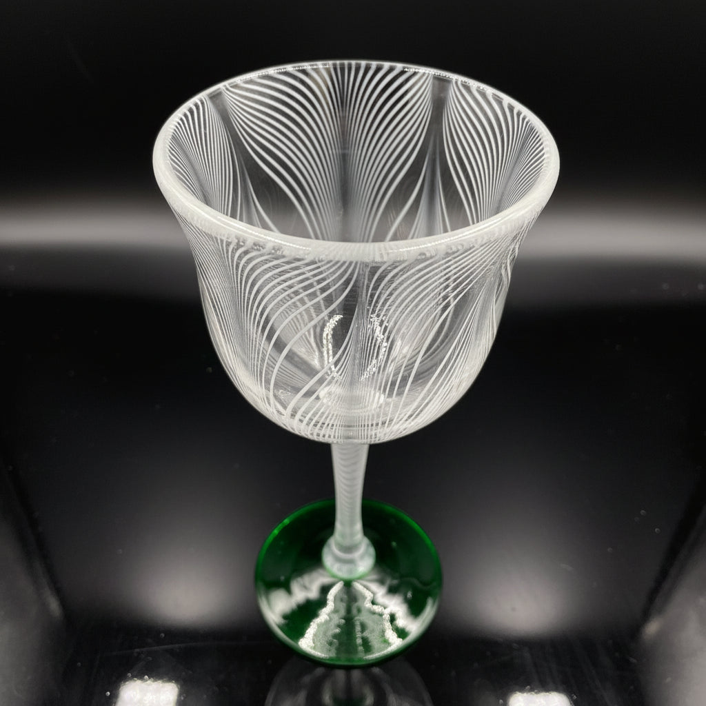 石井康治 傑作「海月（くらげ）」 深海の浮遊を極める手吹き硝子