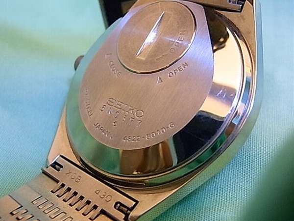 セイコー 極美品アンティークのキングクォーツ 未使用品 デッド