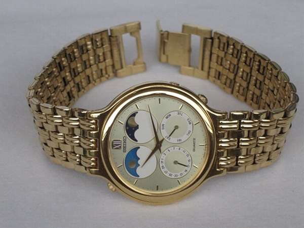 セイコー ムーンフェイズ ダブルカレンダー 7F18-8A00 クオーツ