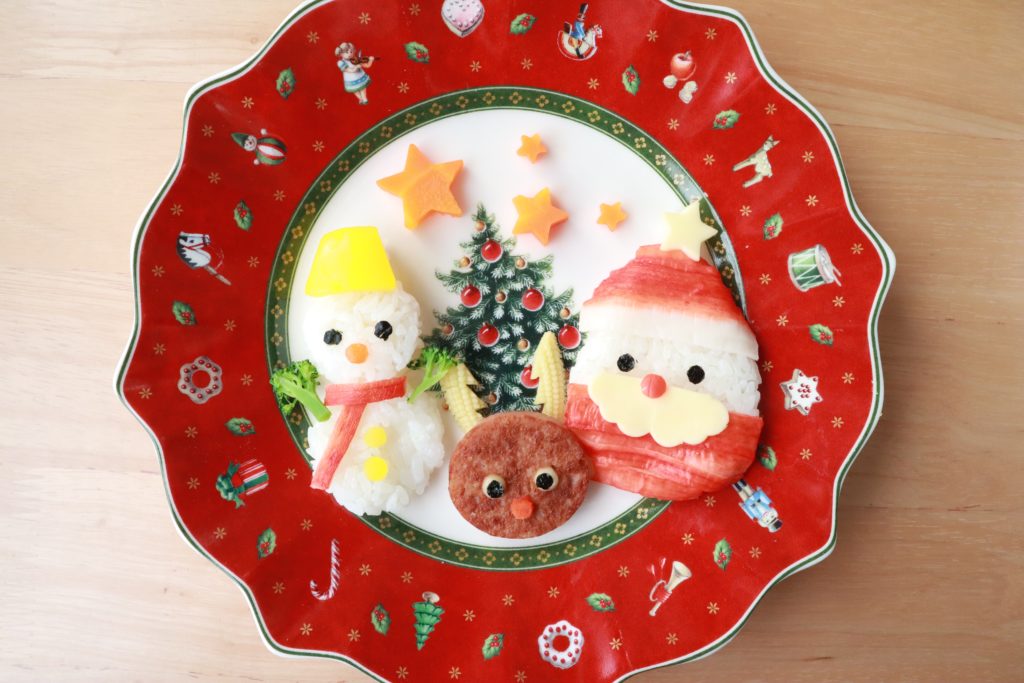 子どもが喜ぶクリスマス幼児食！サンタとトナカイと雪ダルマの