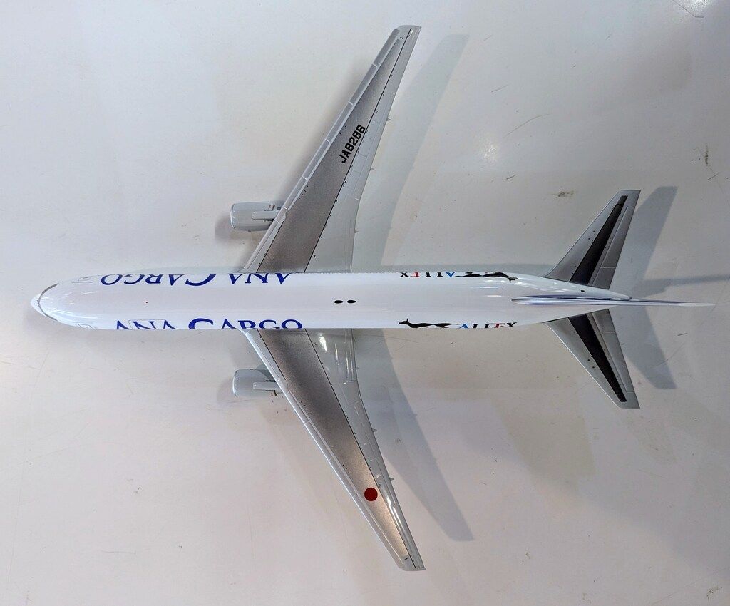 全日空商事 1/200 ANA Boeing 767-300BCF NH20029 - メルカリ