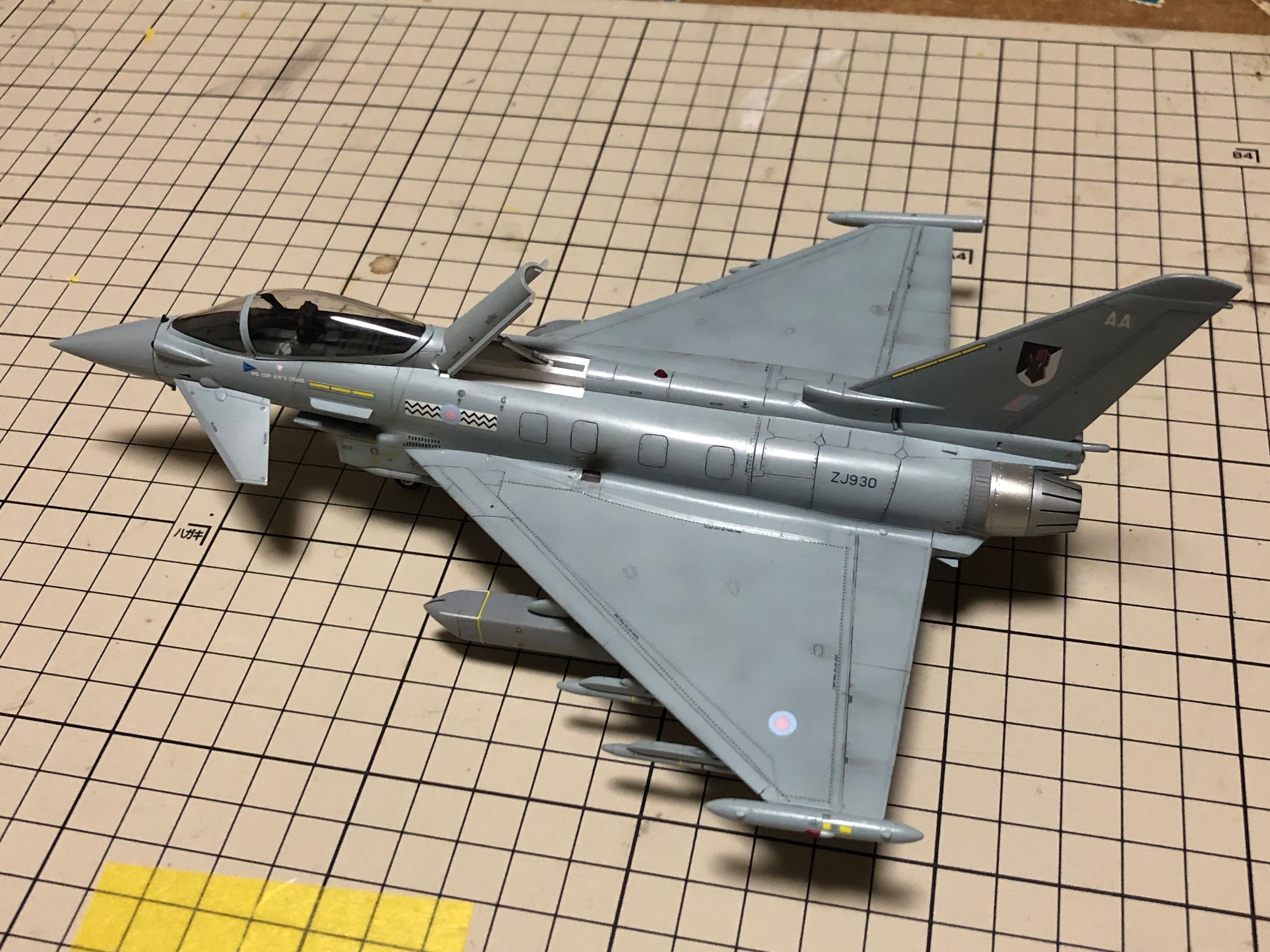 ハセガワ 1/72 ユーロファイター・タイフーン（単座型）作ってます③