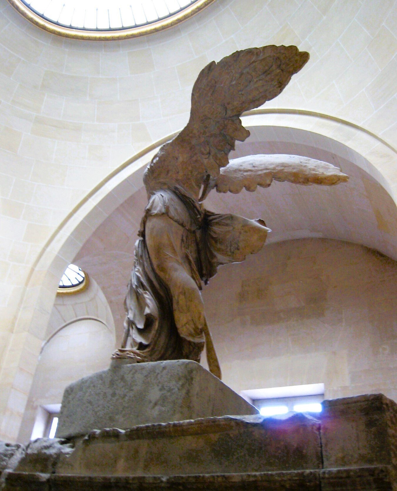 骨折？サモトラケのニケの翼｜新・画楽舎便り