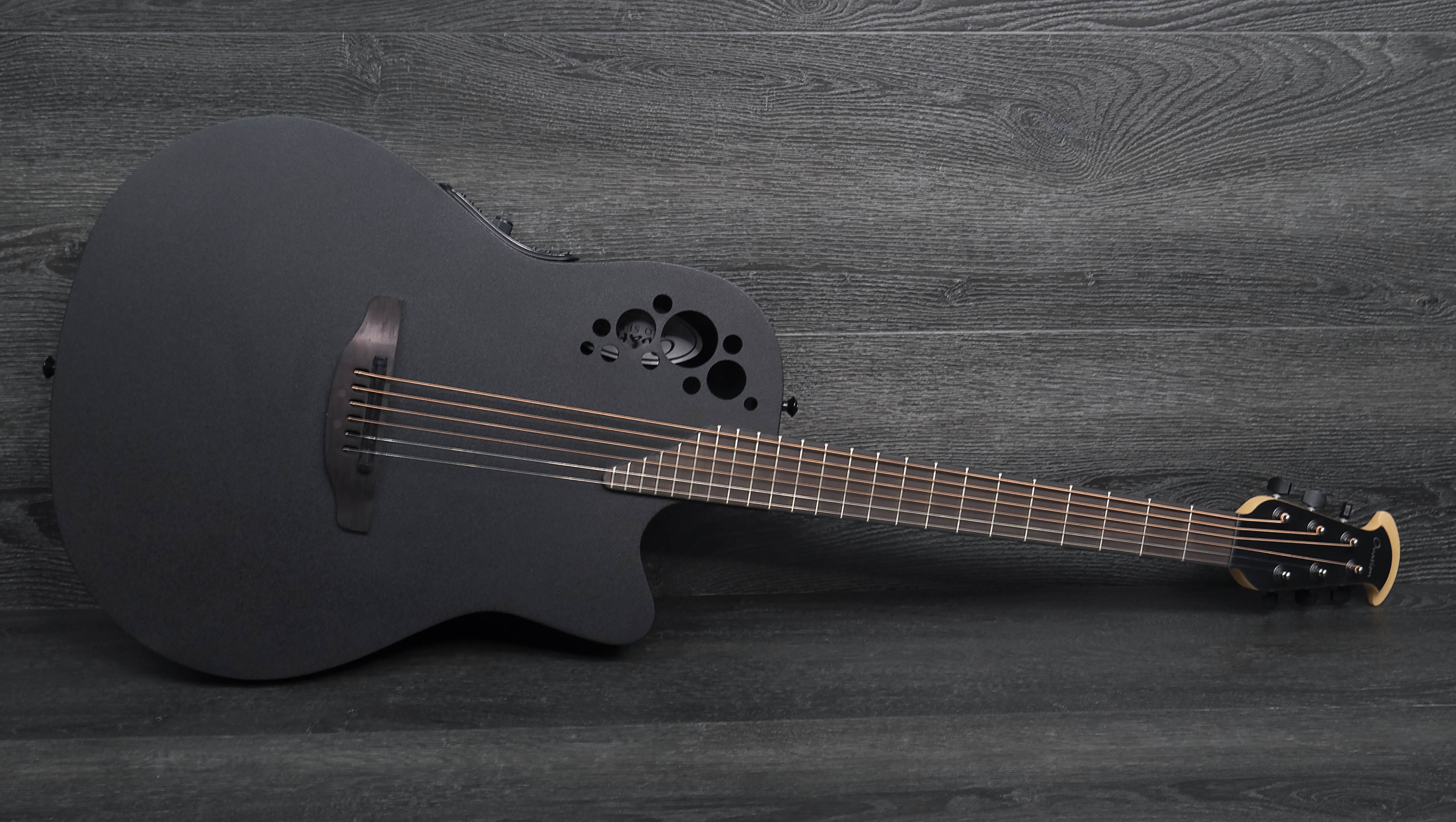 Ovation 1868TX-5 Mod TX Collection Super Shallow, Black Textured