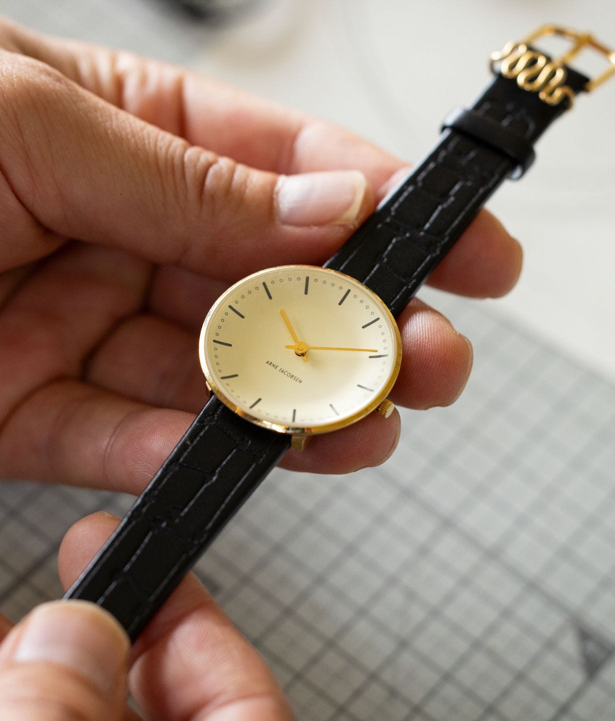 日本公式】ARNE JACOBSENの掛時計・置時計・腕時計なら正規輸入代理店