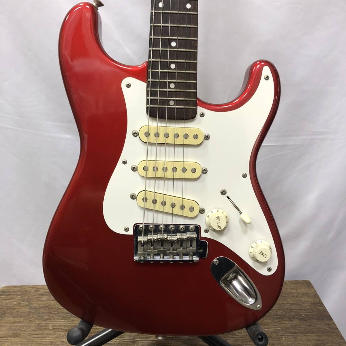 Fender miniストラトキャスター 赤 SQUIER by Fender ミニギター