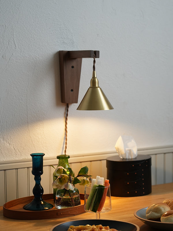 ピエニ ブラスシェード コニック | AXCIS ONLINE