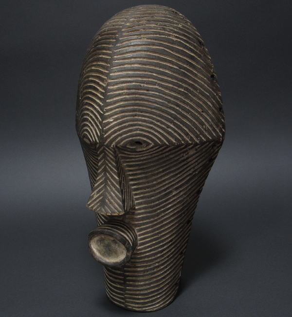 バソンゲのマスク<アフリカの仮面(木彫り)：アフリカ雑貨アザライ