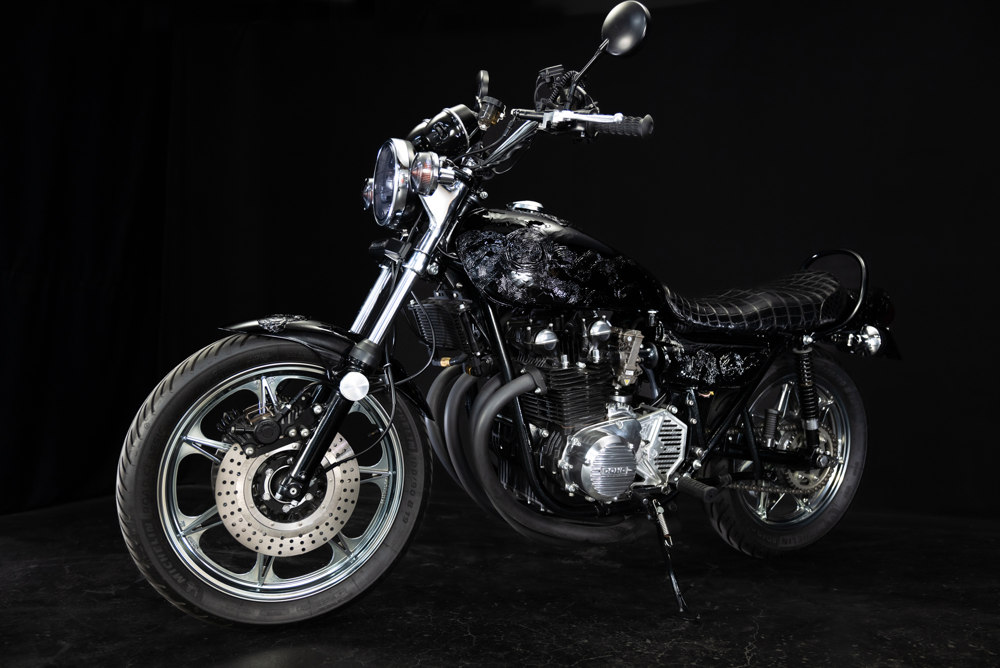 FOR SALE ] : KAWSAKI 900 Super4 Z1 with UNDULATION | BADLAND BLACK