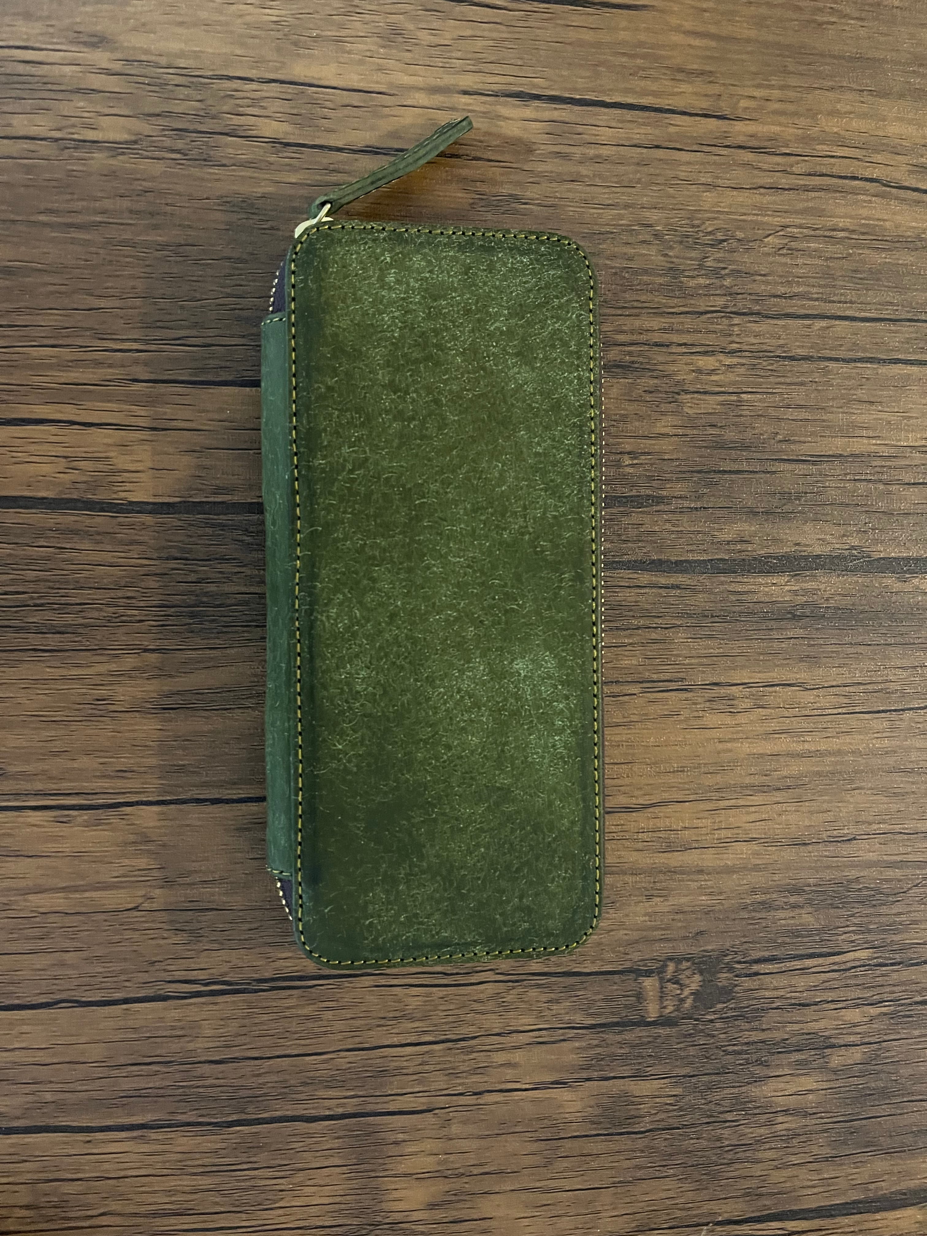 バハギア ペンケース ラウンドジップ型 プエブロ オリーバ | Bahagia