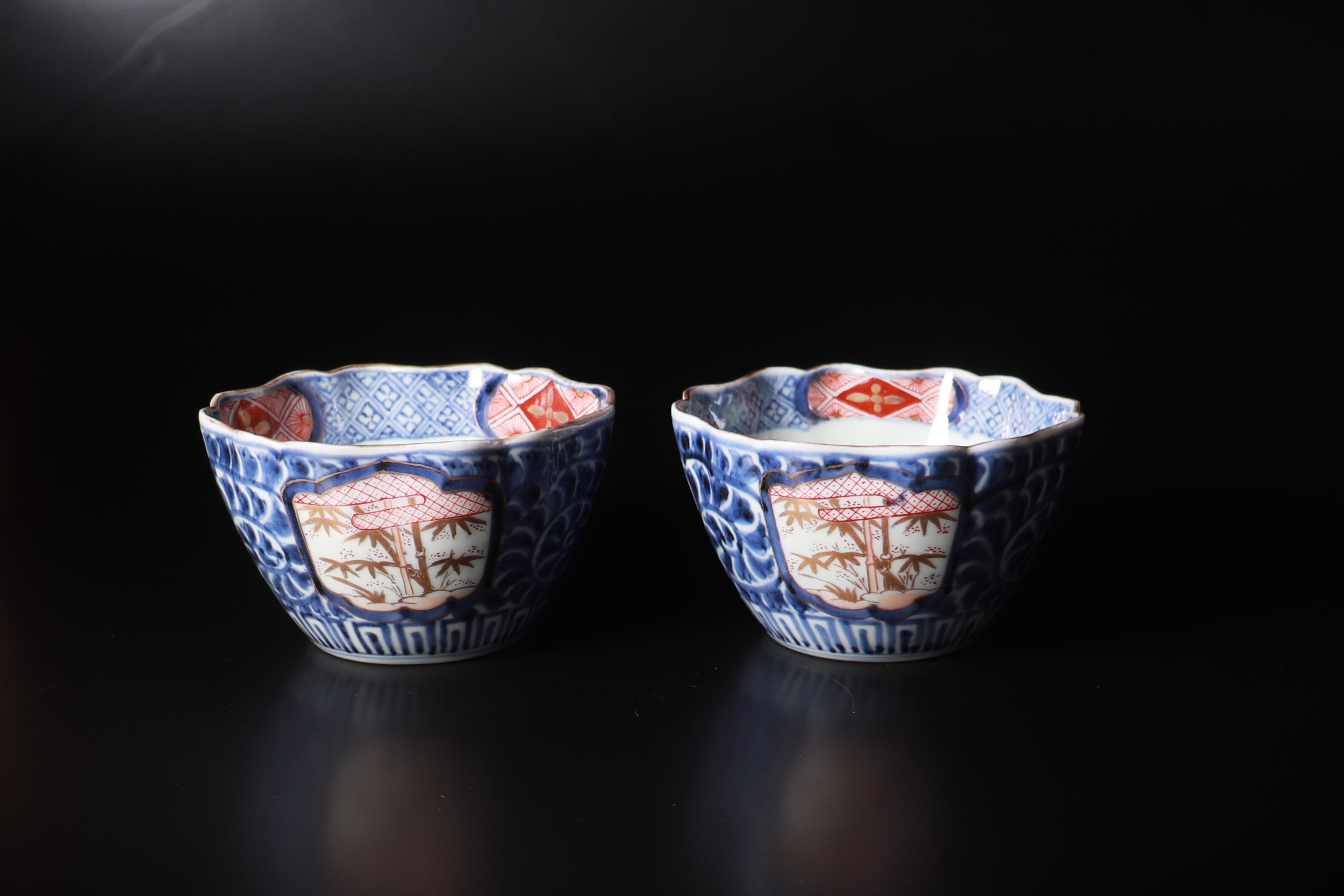 伊万里色絵唐草文に花図輪花縁猪口5個 [B28108] 伊万里色絵唐草文に花