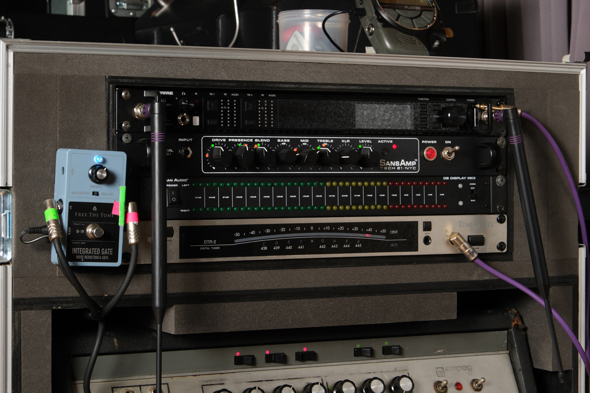 Alexandros] 磯部寛之のエフェクター&ラック・システム | 最新ツアーを