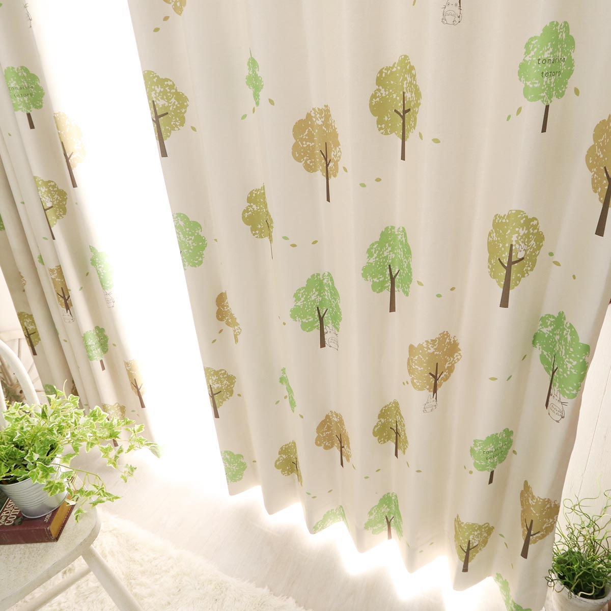 ジブリシリーズ！トトロがくすの木にかくれんぼの可愛いカーテン