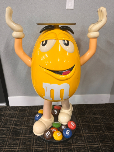 YELLOW M&M RETAIL DISPLAY STATUE #2