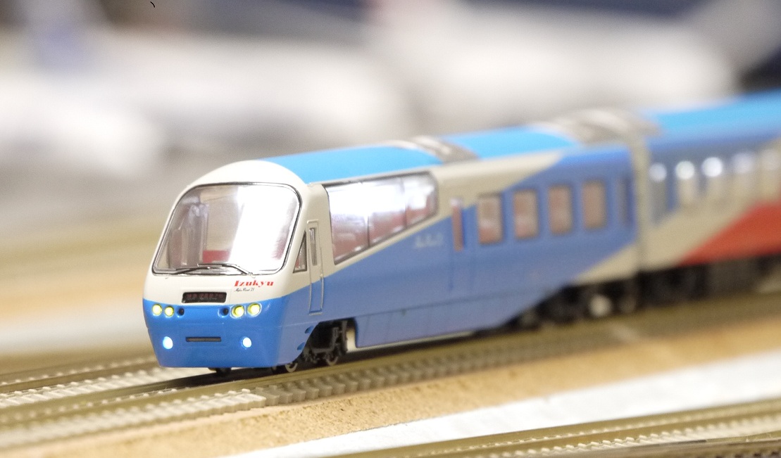 MicroAce 伊豆急2100系アルファリゾート21入線 | 川崎駅 レイアウト