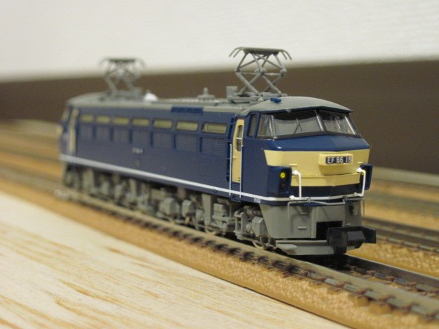 白帯のEF66 16号機、ワム380000セット 入線 | かもつどっとこむブログ