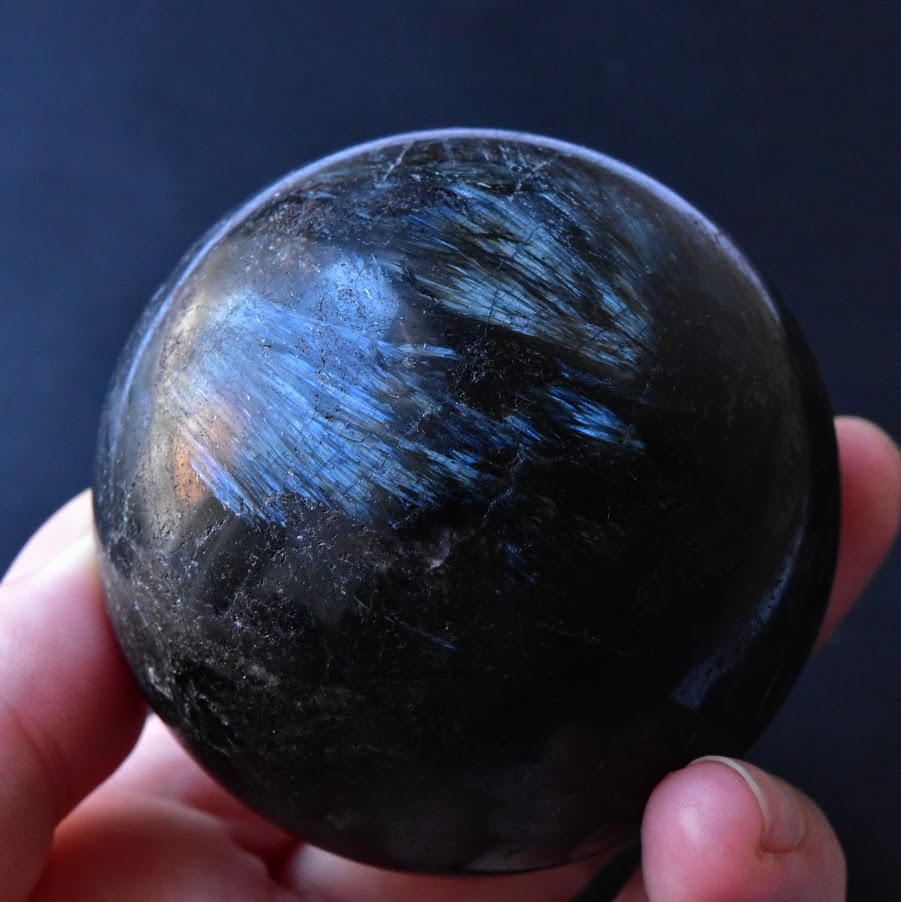 アルベゾナイト アルベゾン閃石 スフィア 334g 磨き原石 - 天然石