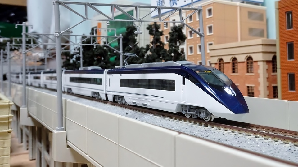 TOMIX 京成電鉄AE形スカイライナー発売 マイクロと比べて