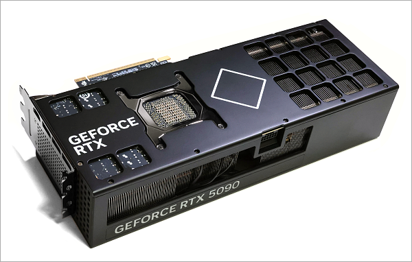 最高峰GPU『RTX 5090』の性能を検証！OMEN 45L（2025年）実機レビュー