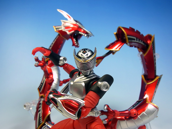 S.H.フィギュアーツ 仮面ライダー龍騎&ドラグレッダーセット」代行