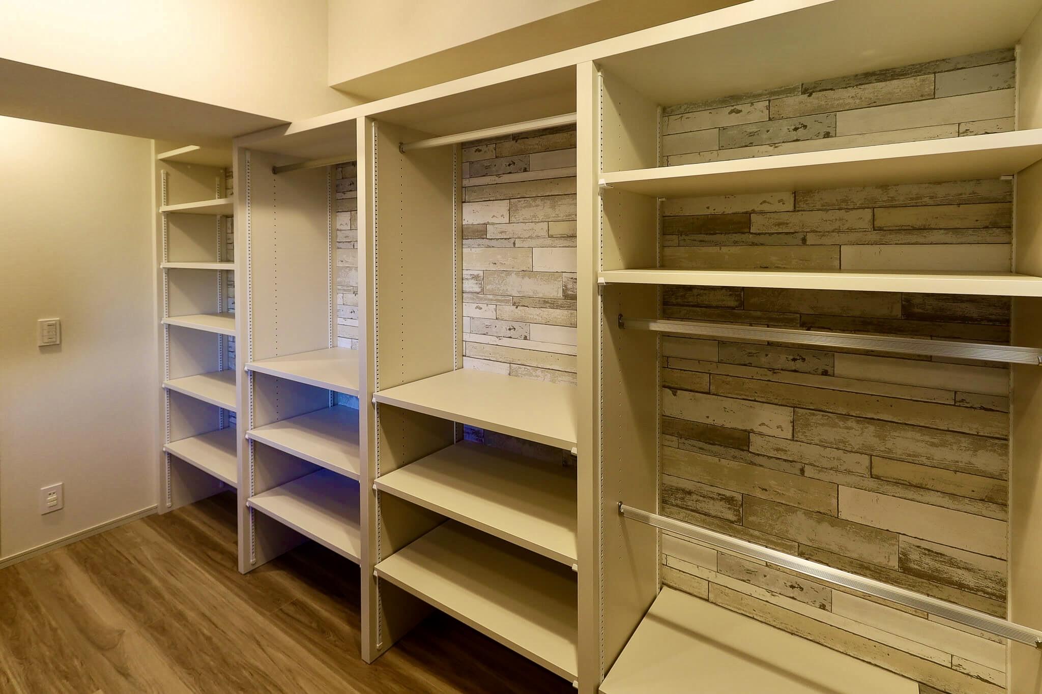 オーダーメイドのクローゼット｜費用相場・施工期間と事例を紹介！」