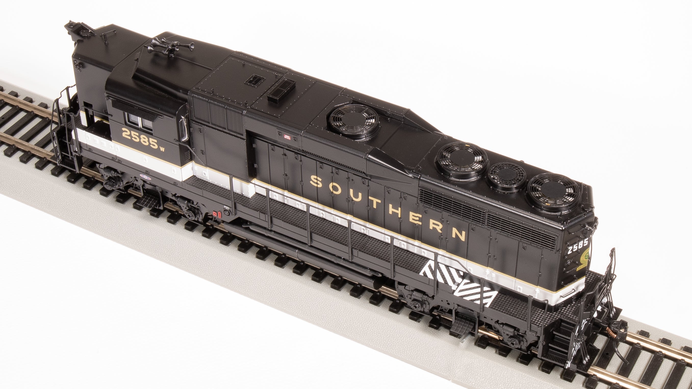 9578 EMD GP30, SOU 2585, Tuxedo Scheme, No-Sound / DCC-Ready, HO