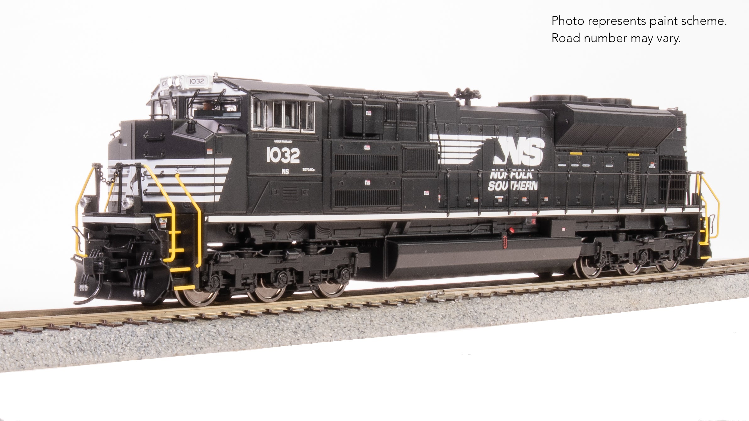 9768 EMD SD70ACe, NS 1032, Black & White, Paragon4 Sound/DC/DCC, w/ Sm