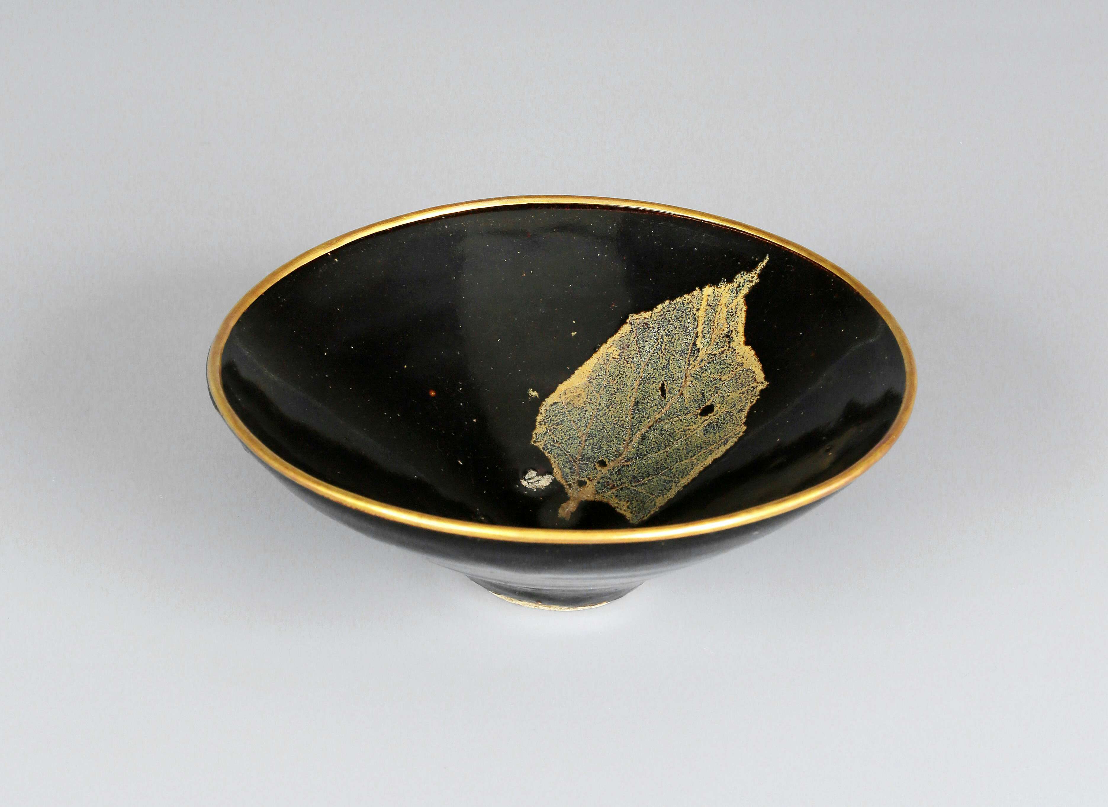 国宝《油滴天目》も東京に。泉屋博古館東京が「大阪市立東洋陶磁美術館