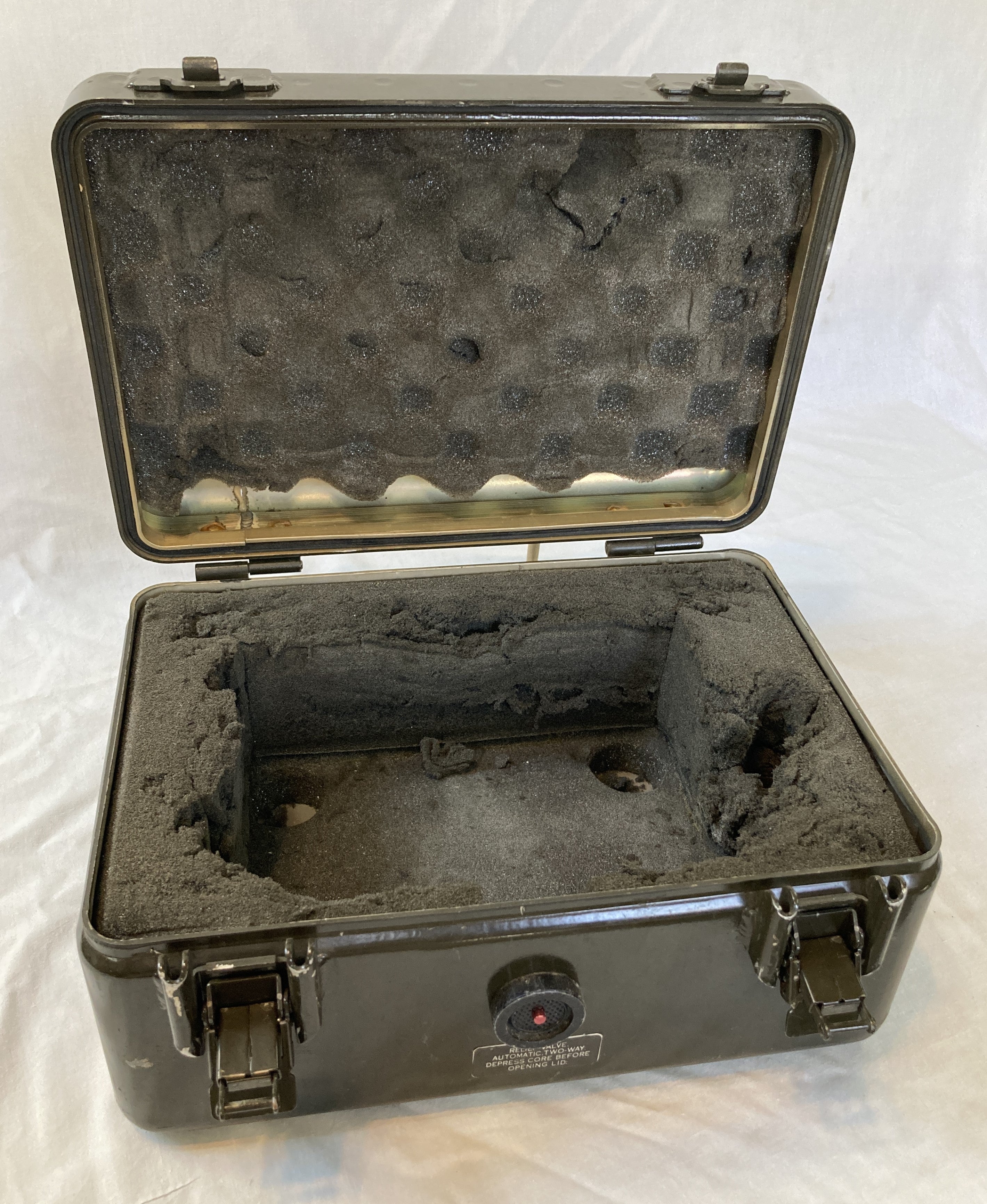 US Military Metal Storage Case – camoLOTS.com