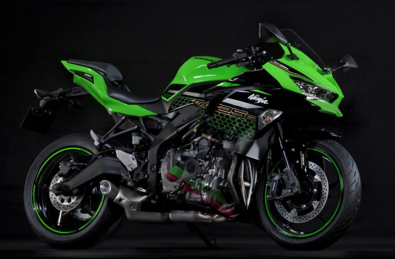 ぜひとも聞いてほしい、250cc4気筒のエンジン音。カワサキ Ninja ZX