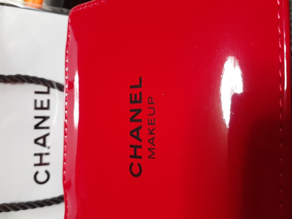 数量限定 シャネル CHANEL 赤 ポーチ 福袋 豪華香水プレゼント (CHANEL