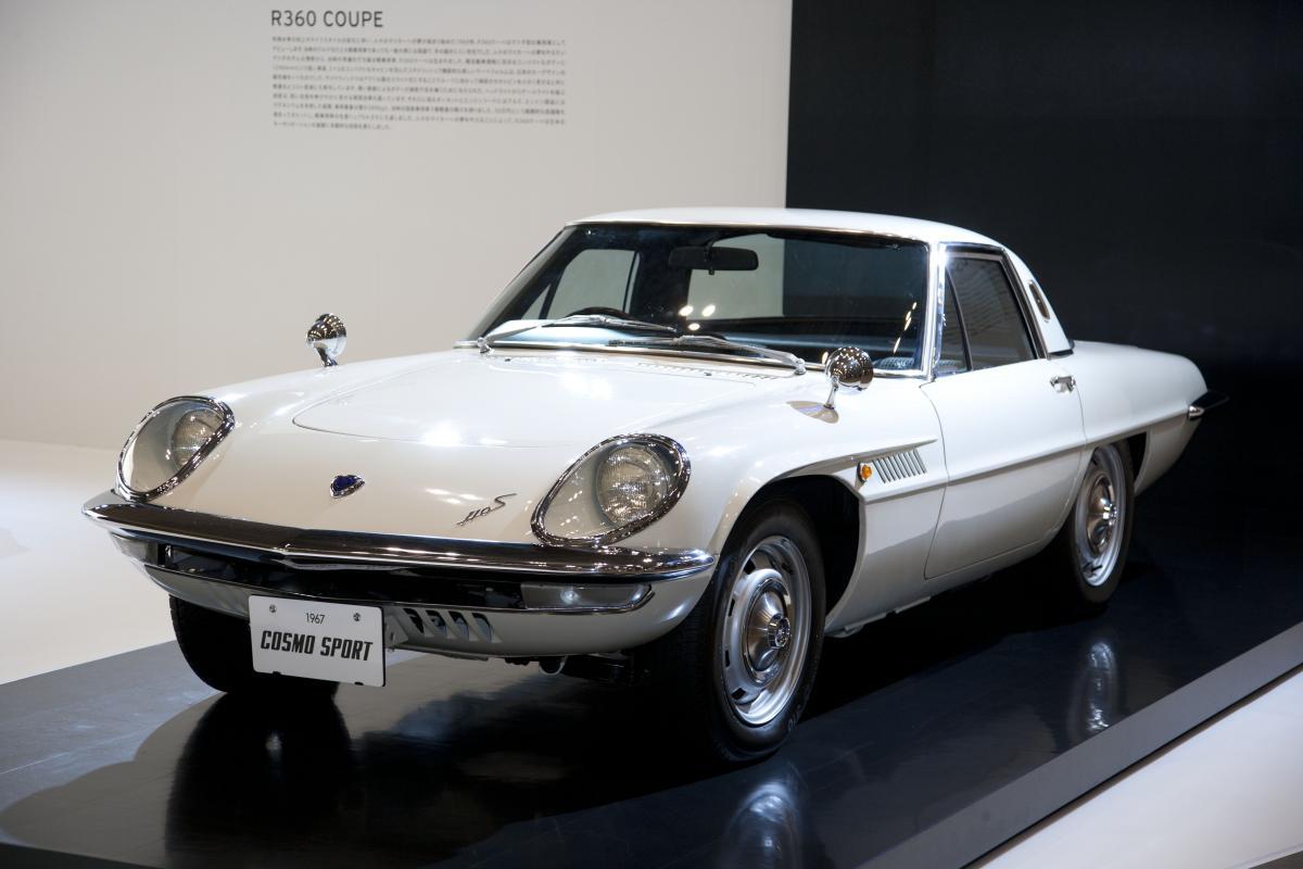 70代が青春時代に憧れたスポーツカーとは？ 4台すべてが「伝説の名車