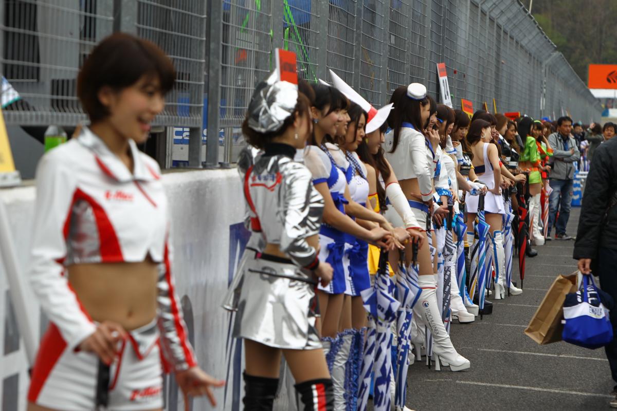 F1がグリッドガールを廃止して4年！ レースクイーンが文化として