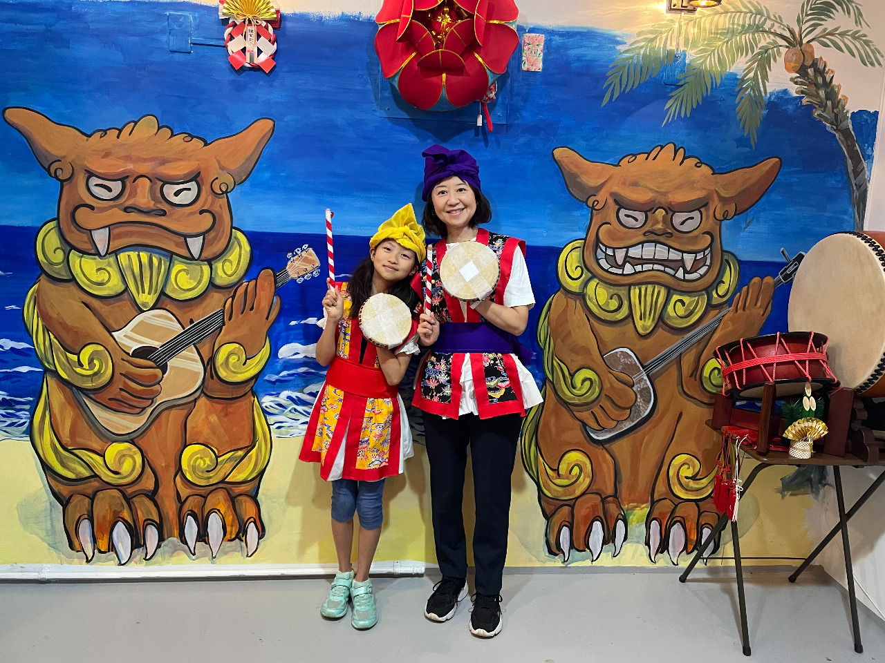 那覇・1時間】沖縄エイサー体験とクラフト締め太鼓制作/美ら笑34CAFE