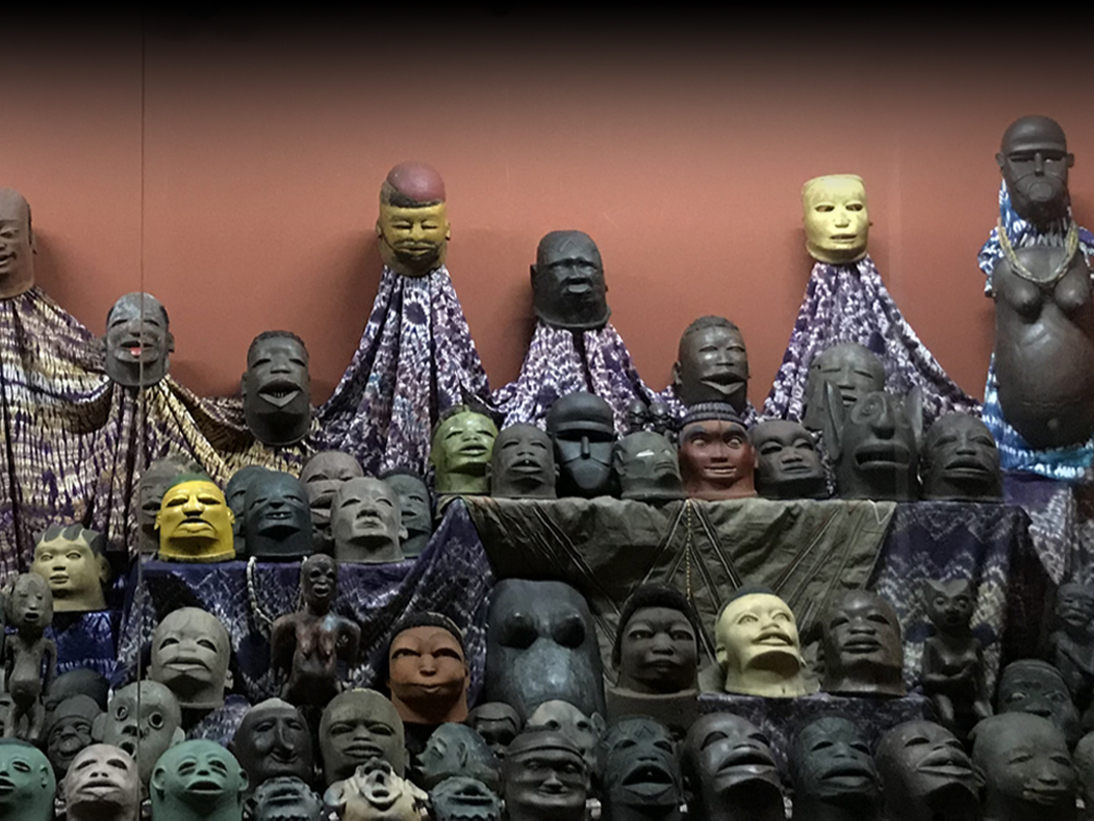 伊勢二見×アフリカ美術】500以上マコンデ美術作品が展示されている