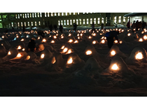 秋田・横手｜雪原でオリジナル“ミニかまくら”づくり体験｜甘酒付き