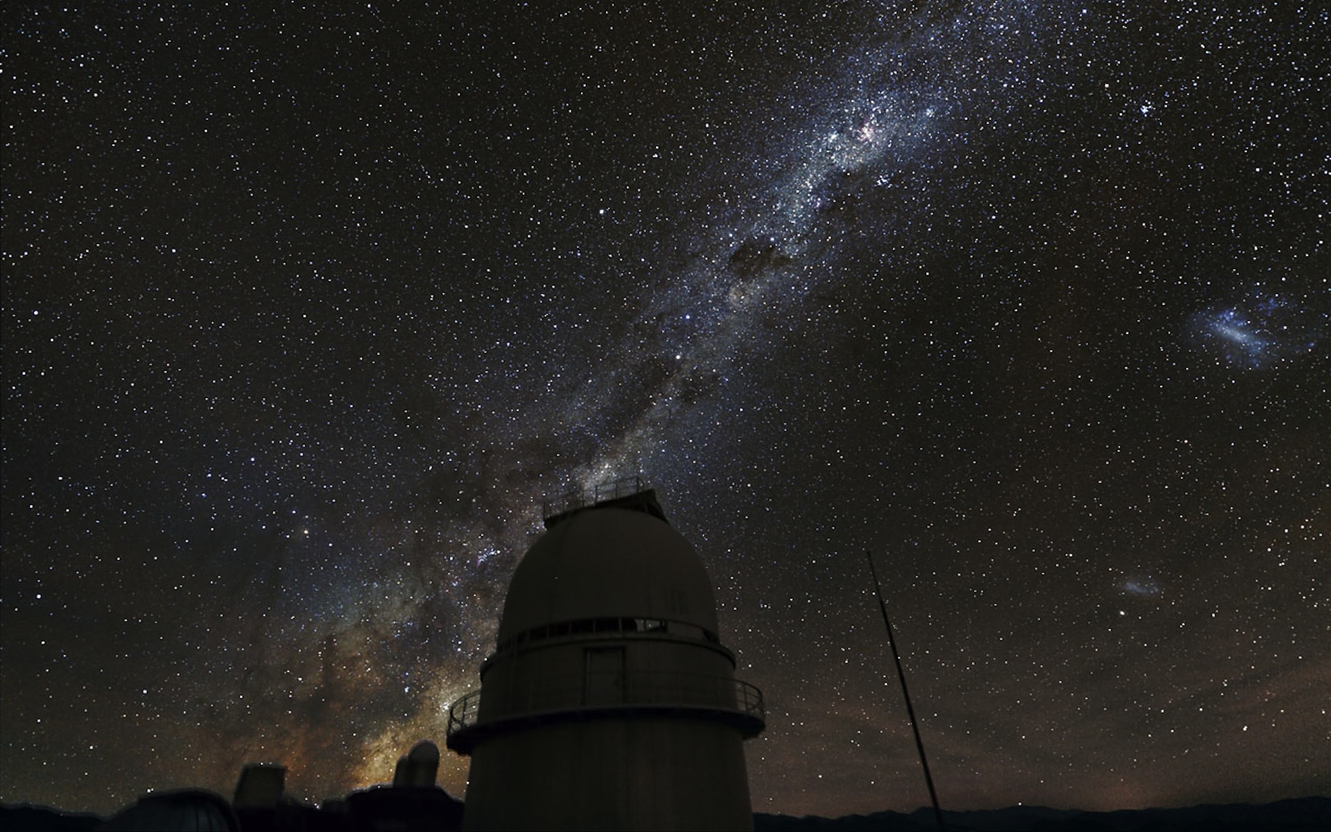 The Milky Way over the 1.54-metre Danish Telescope at La Silla