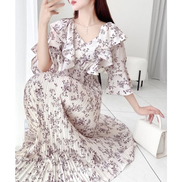 mily bilet】優雅にスタイルアップ。フリル襟花柄肩スリットワンピース