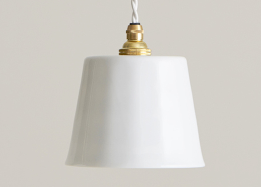 表情が変わる「白磁ランプ」 送料無料 - 小田陶器