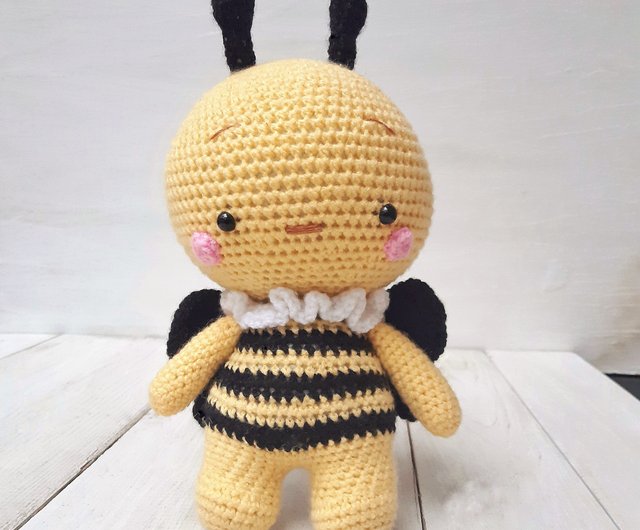 送料無料】ウクライナ かぎ針編みの蜂黄色いぬいぐるみ人形ソフト