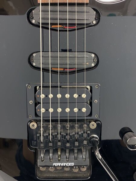 FERNANDES(フェルナンデス) / エレキギター/ストラトタイプ/黒系