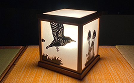 笹木木工×早川鉄兵】切り絵のあんどん（小鳥） インテリア 工芸品 行燈
