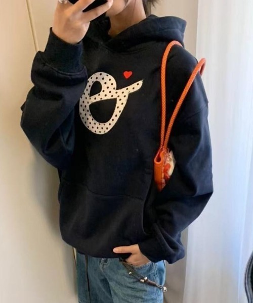 セール】ドット柄ワッペン刺繍ロゴオーバーサイズパーカー（パーカー