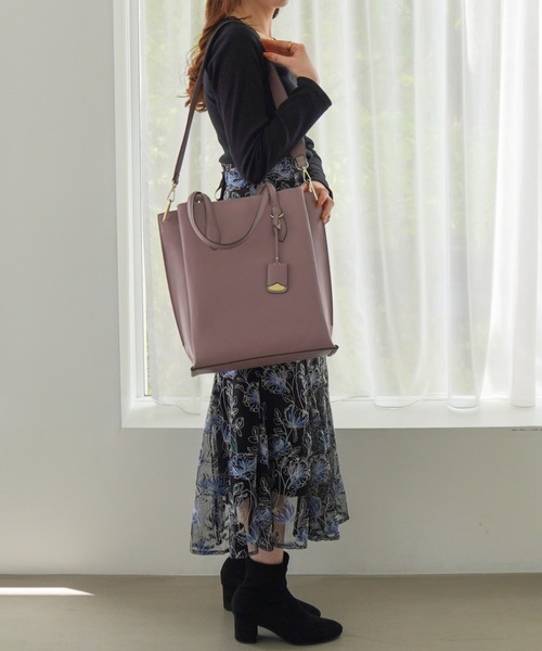 Jewelna Rose（ジュエルナローズ）の「ファニング トートバッグ A4