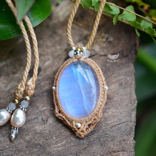 高貴な香り☆レインボームーンストーン マクラメネックレス741