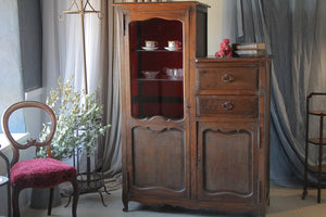 1930年代オーク材ガラス扉のカップボード（横幅114cm） フランス