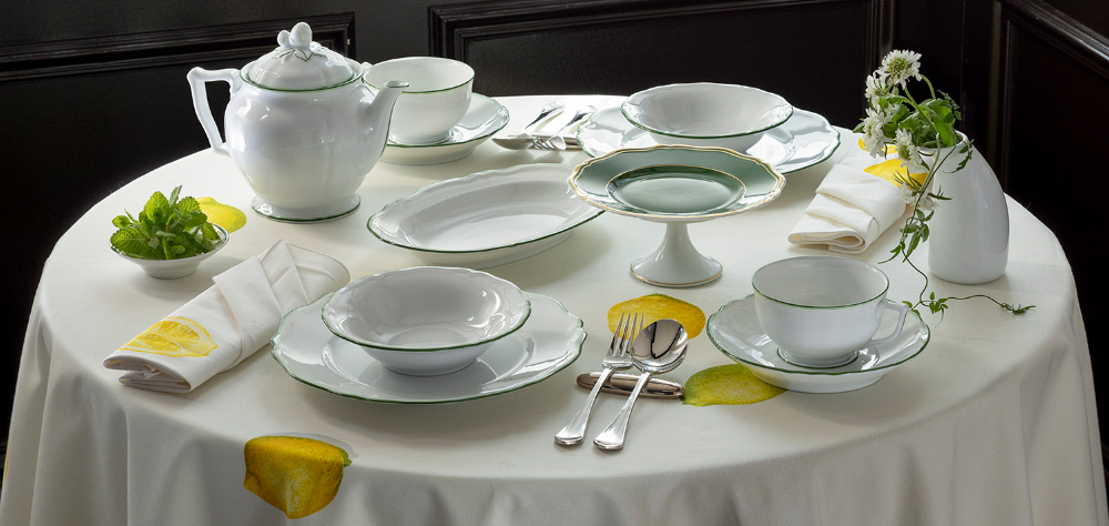 白磁のエレガンス 大人が楽しむ レイノー「トゥーレーヌ」のある暮らし