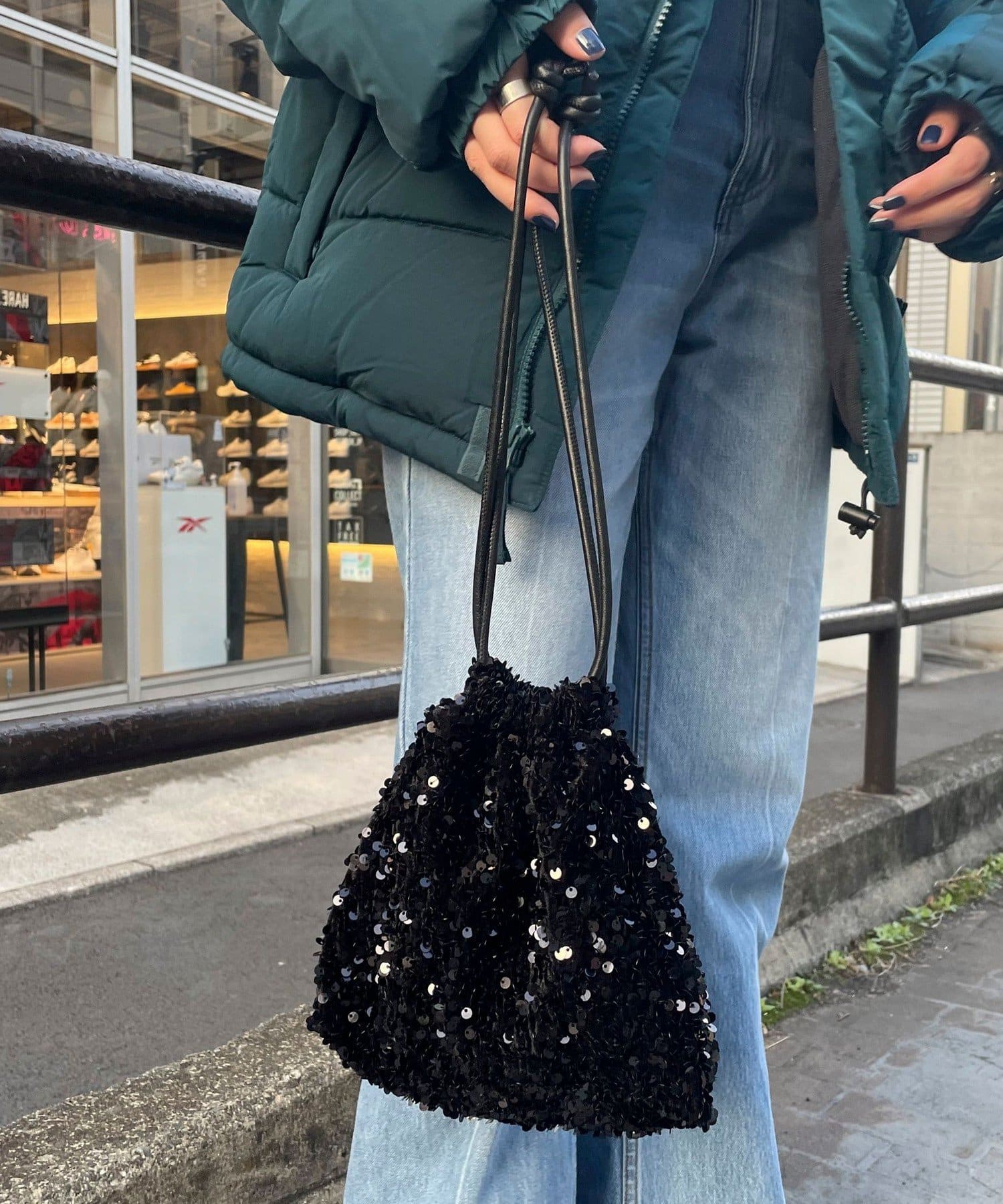 ベロアスパンコール巾着ショルダーバッグ | FREDY & GLOSTER(フレディ