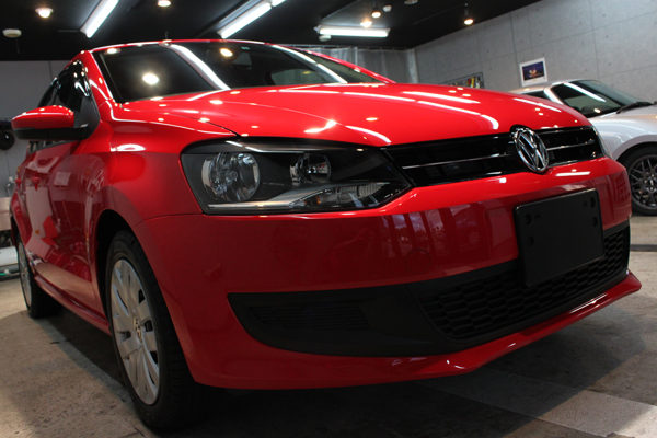 まさに「フラッシュレッド」フォルクスワーゲン ポロのカー