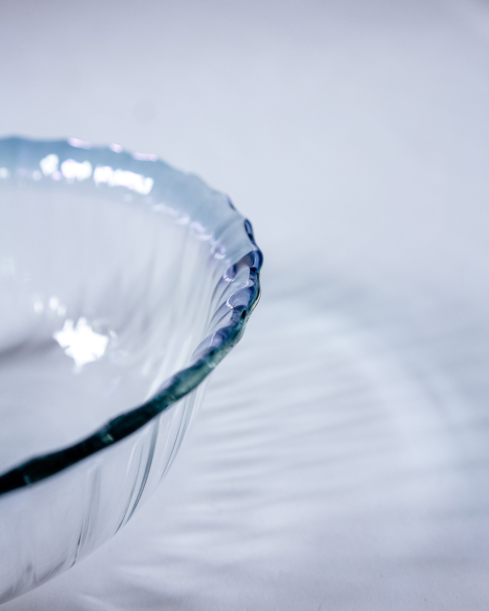 ブルーガラスのボウル | cocochi ｜ 家具と服と暮らしの店｜静岡県袋井市